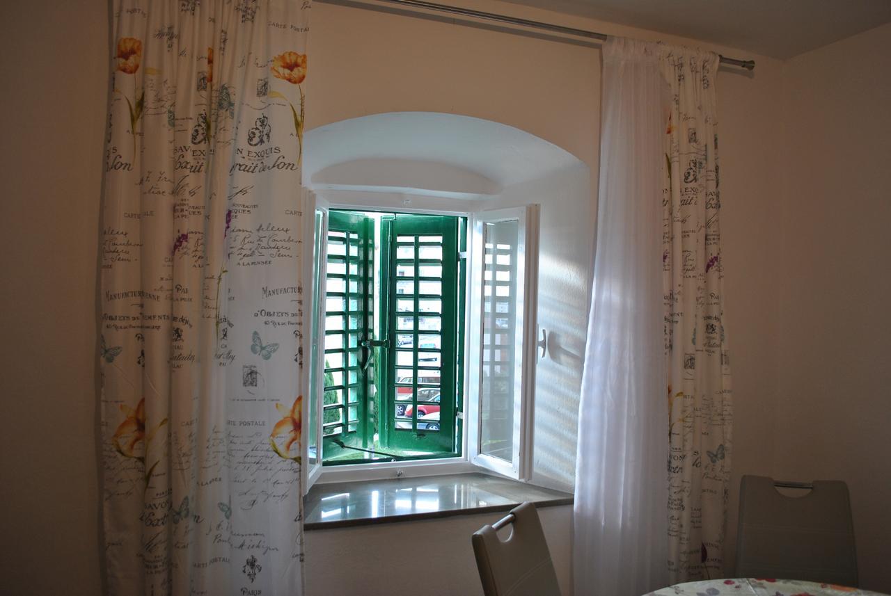 Apartment On The Square Makarska Exterior foto