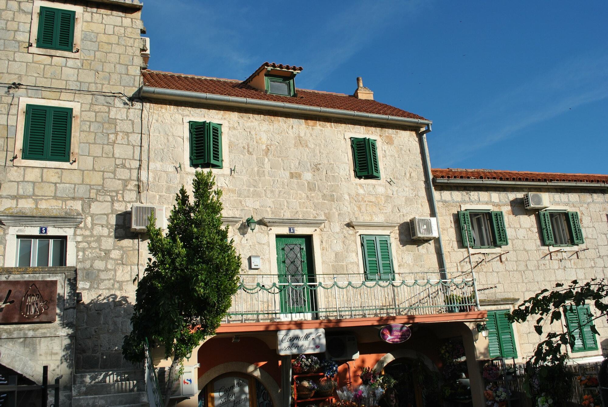 Apartment On The Square Makarska Exterior foto